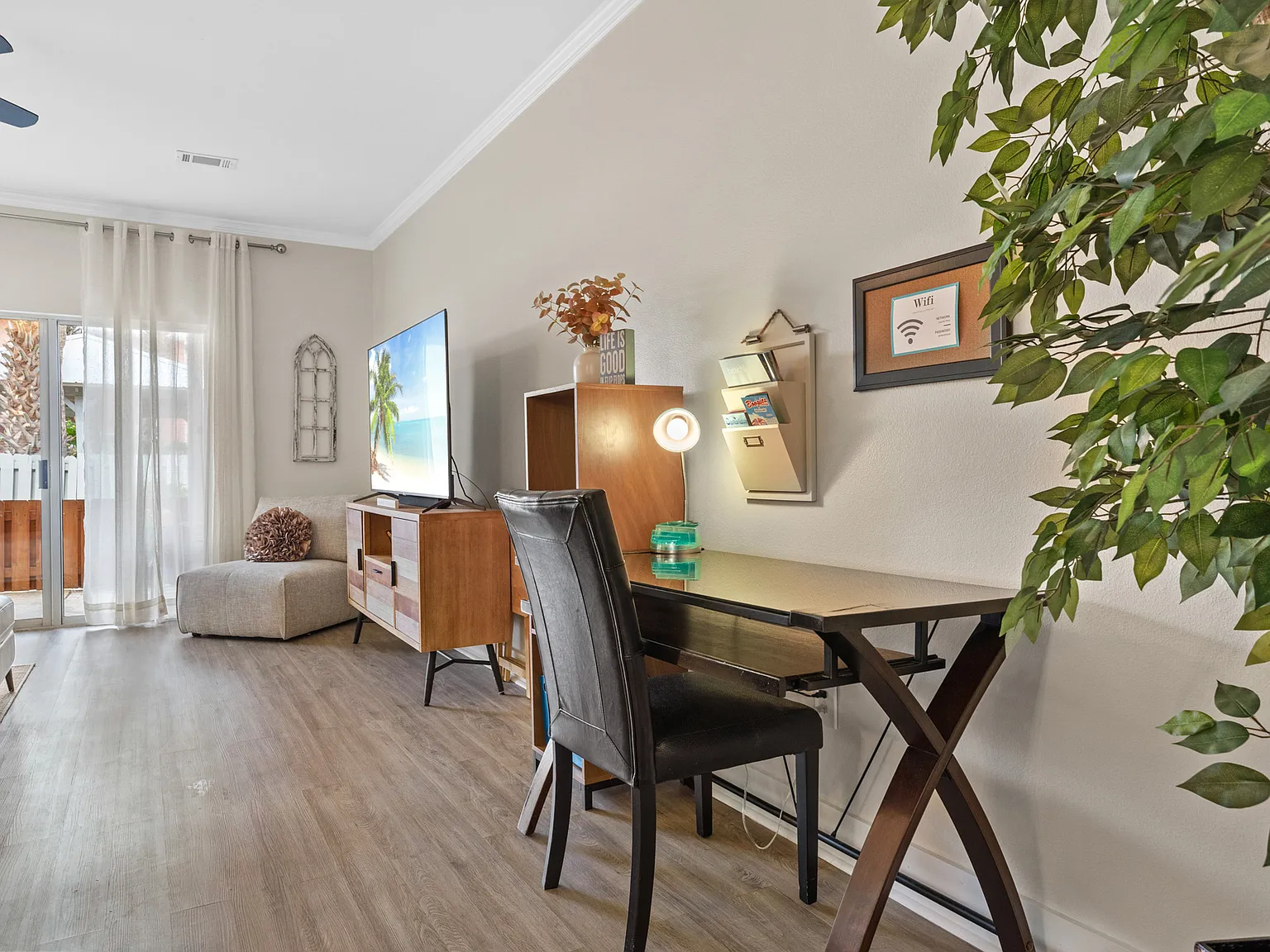 3 bed, 2.5 bath, 1462 sqft, $2,850 — Photo 2