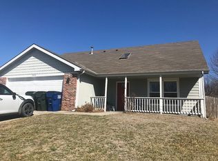 2304 Brett Dr, Lawrence, KS 66049