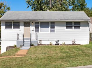 9527 Echo Ln, Saint Louis, MO