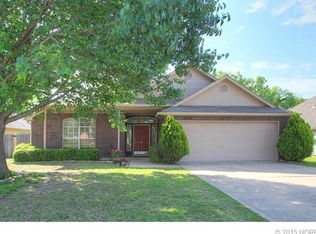 1017 W San Antonio St, Broken Arrow, OK 74012