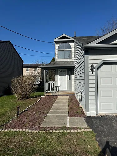 323 Gillespie Ave Photo 1