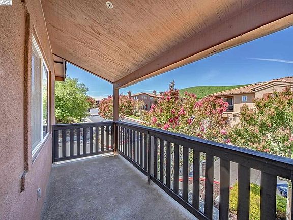 Private balcony with fabulous views!!