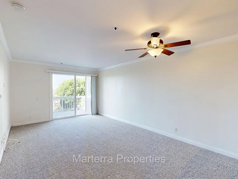 20331 Bluffside Cir #221 — Photo 2