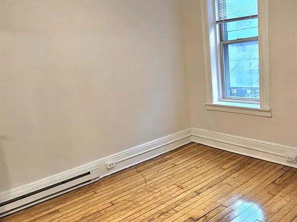 327 Jackson Street image 7 of 47