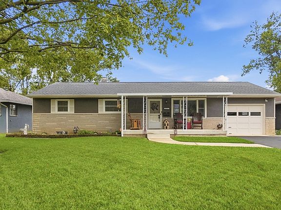 3rd image of 171 Maple Dr