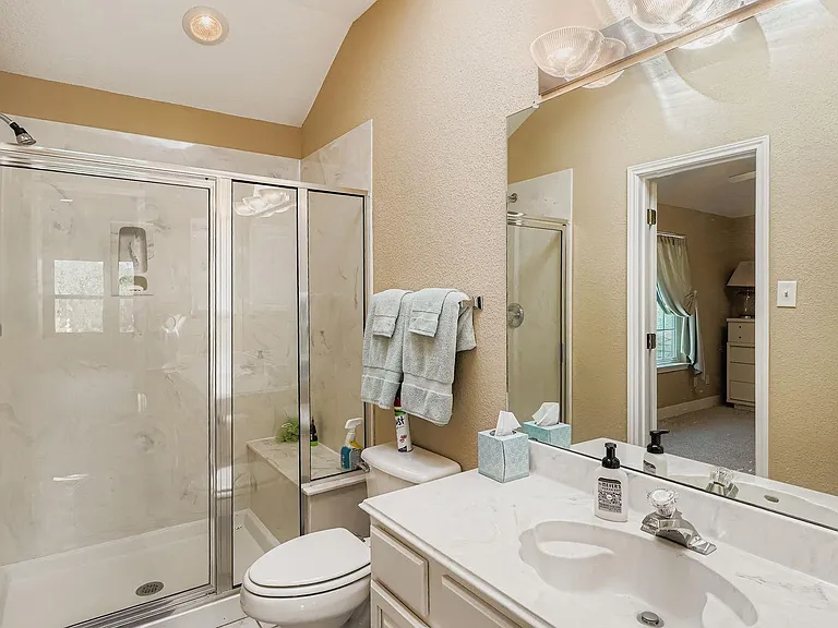 900 Wayside Dr — Photo 12