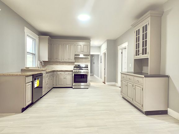 2nd image of 1044-48 Sanford Ave #1