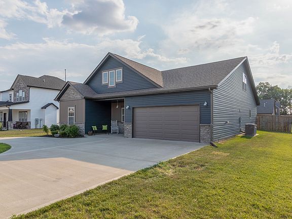5th image of 1105 Michaela Cir