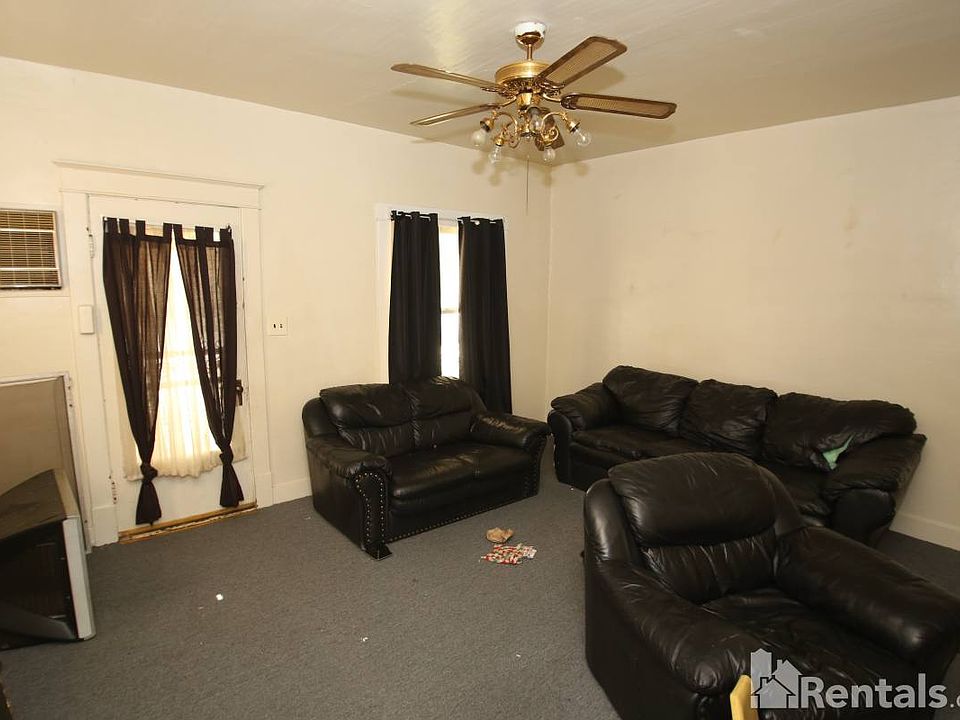 2nd image of 1129 Lillian Ave