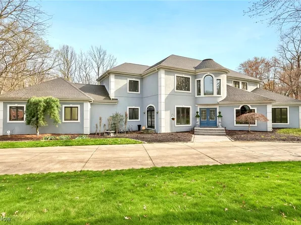 3575 Candywoods Dr, Poland, OH 44514