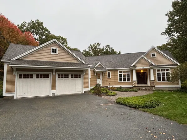 42 Acorn Path, Groton, MA 01450