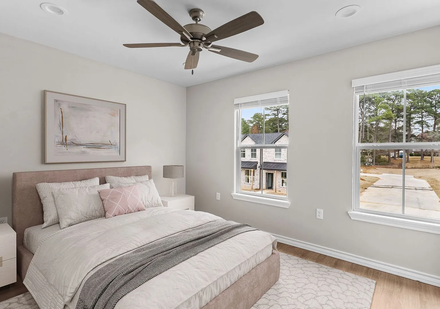 University Townhomes — Photo 4