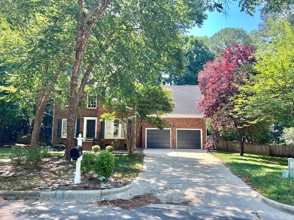 113 Lulworth Ct, Cary, NC 27519
