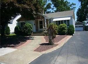 1st image of 15 Longue Vue Ave