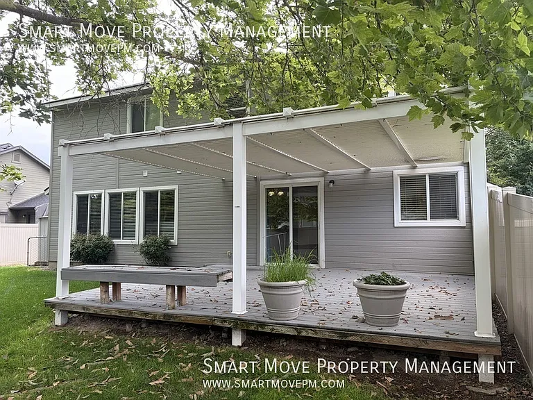 1236 E Pisa St — Photo 22