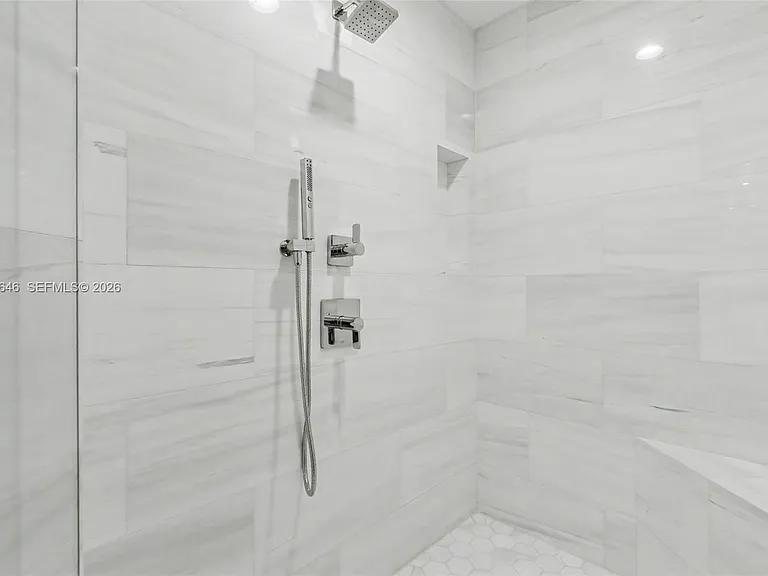731 Crandon Blvd #208 — Photo 47