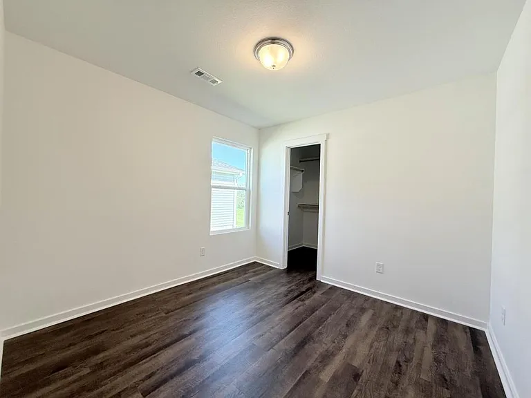 211 S Eagle Ln — Photo 11