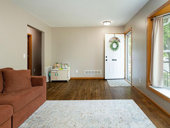 3rd image of 5248 Camden Ave N