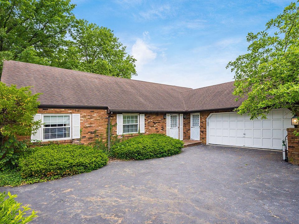 1st image of 6684 Woodsedge Dr
