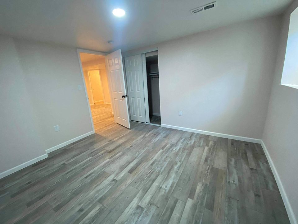 1st image of 1122 32nd Ave #B