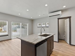 6 7th St #1, Pinehurst, ID 83850