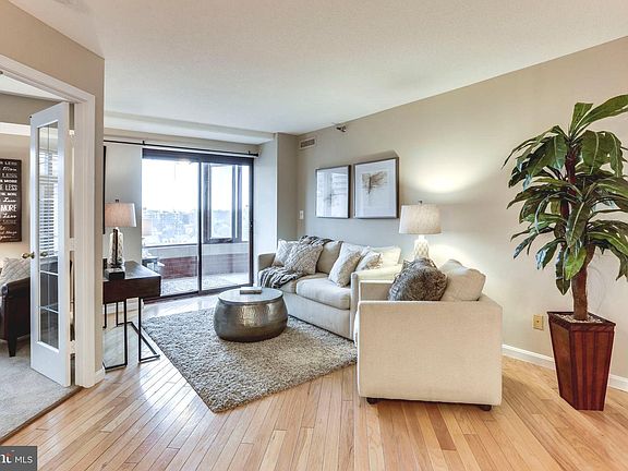 4th image of 2400 Clarendon Blvd APT 611