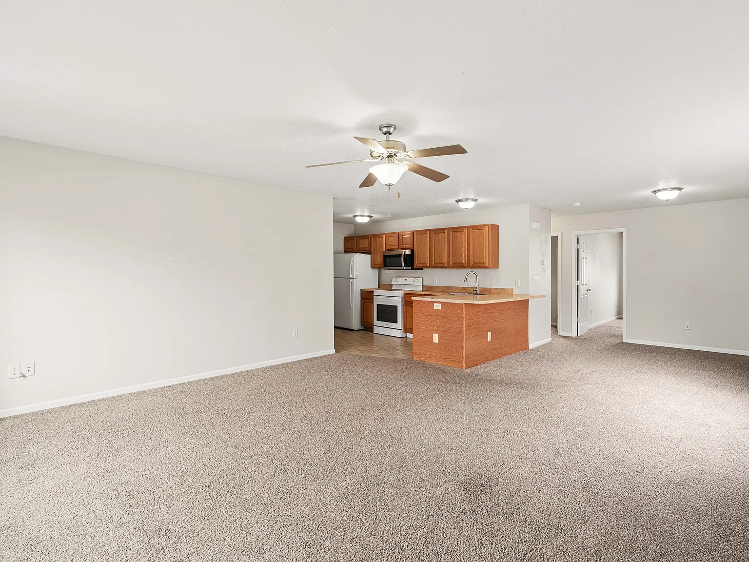 3905 Marigold Drive - 1 — Photo 3