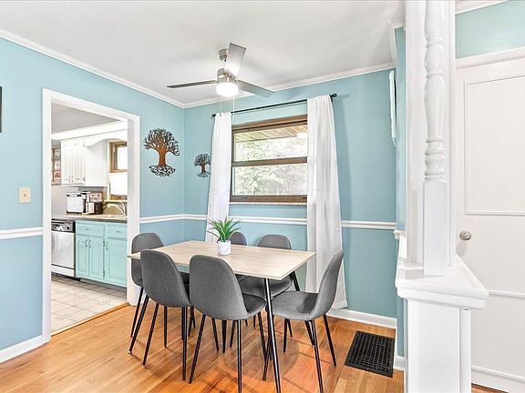 5th image of 7647 Broadwyn Dr