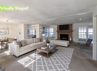 4453 White Oak Dr, Sugar Hill, GA 30518