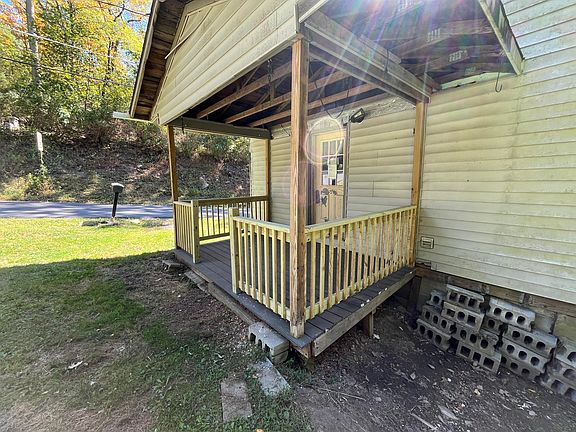 5th image of 39 Bressler Rd
