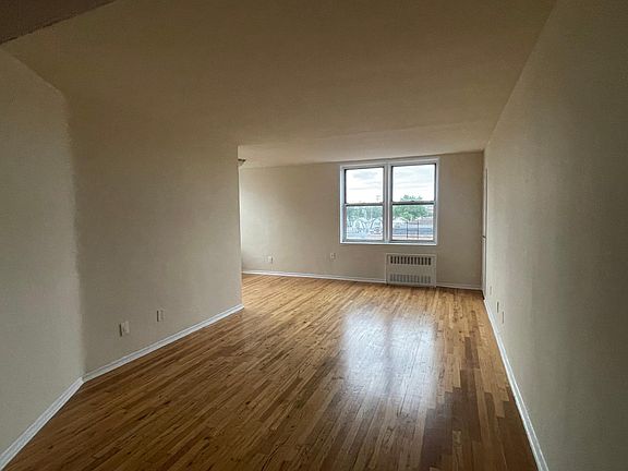2nd image of 22410 Jamaica Ave APT 4F