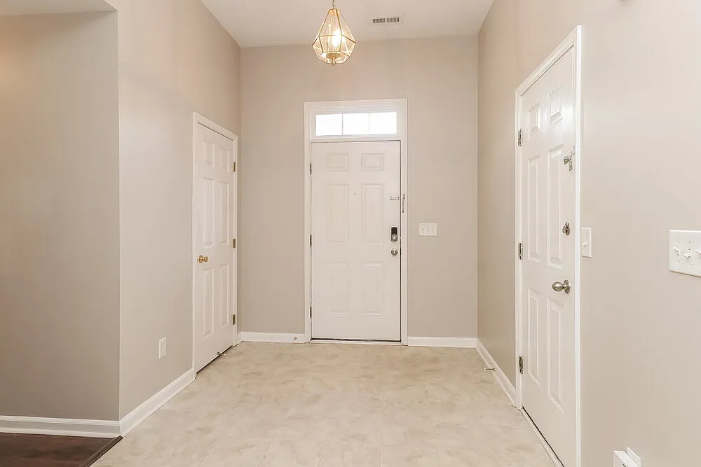 3 bed, 2.0 bath, 1592 sqft, $2,060 — Photo 4