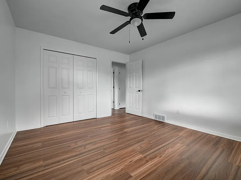 2930 Northglen Dr — Photo 22