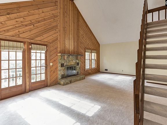 4th image of 110 Archers Ln