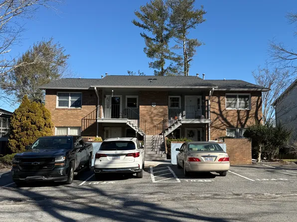 104 Meadow Park Ln APT C, Hendersonville, NC 28792