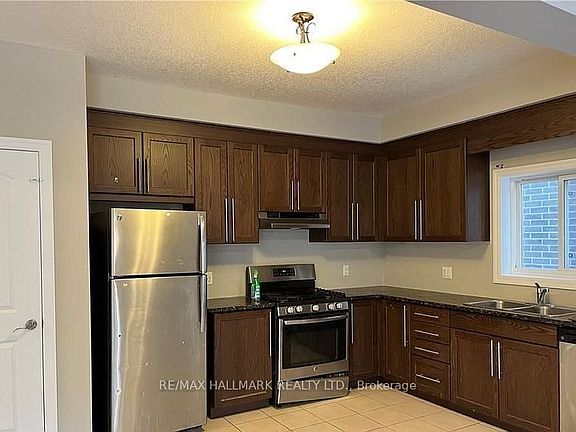 3rd image of 286 Buttonbush St