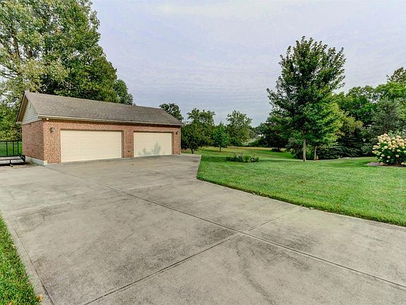 3rd image of 7114 Quarterhorse Dr