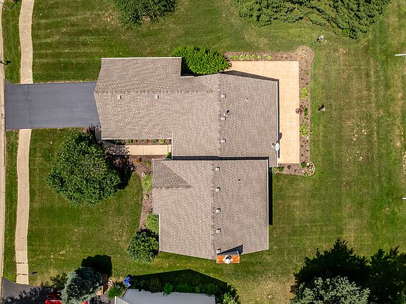 3rd image of 6934 Hedge Cliff Ct