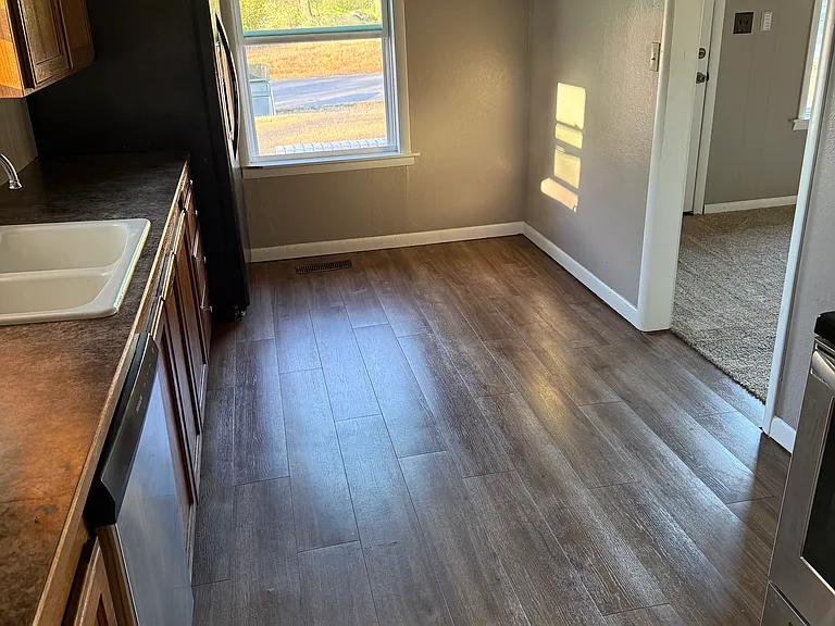 2101 Robison St — Photo 4