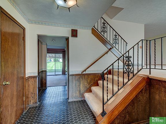 3rd image of 15116 Versaille St