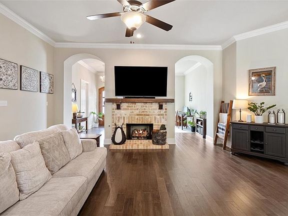 4th image of 424 Belle Pointe Dr