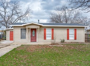 8016 Downe Dr, White Settlement, TX 76108