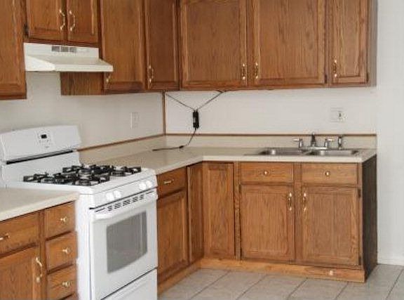 4th image of 1421 Zeneta Ave