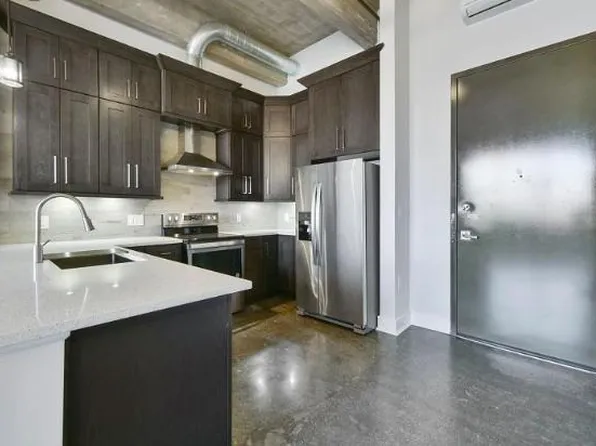 225 McWhorter St #102, Newark, NJ 07105