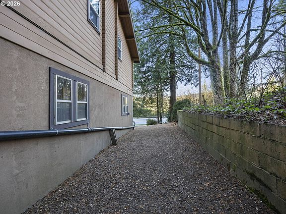 5th image of 54010 E Alder Heights Rd