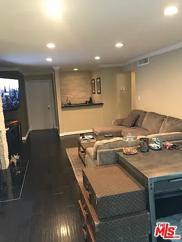2 bed, 1296 sqft, $7,000 — Photo 4