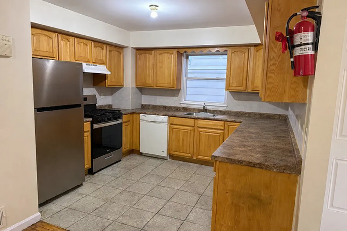 Kitchen - 243 Shephard Ave #1