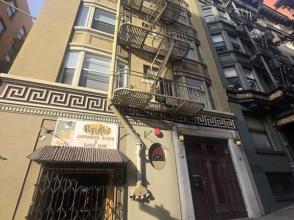 3rd image of 621 Taylor St APT 35