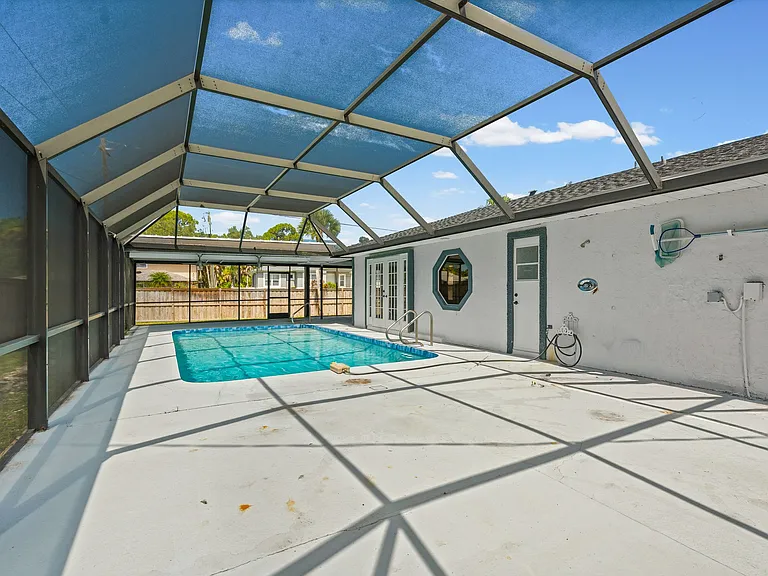 240 Eider Rd — Photo 46
