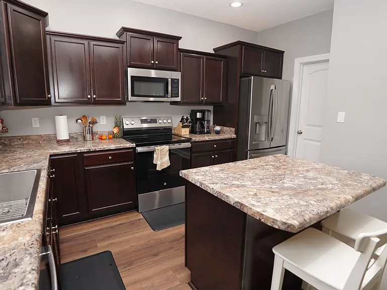 112 S Sea St — Photo 18